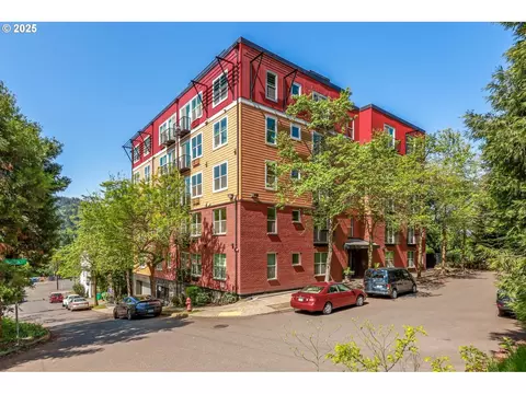 8712 N Decatur St #105, Portland, OR 97203