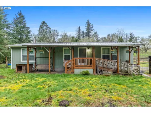 1073 N River Dr, Sweet Home, OR 97386