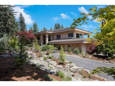 4805 Eola Dr NW, Salem, OR 97304