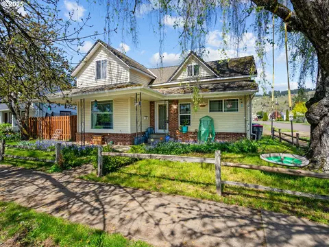 247 NE Yamhill St, Sheridan, OR 97378