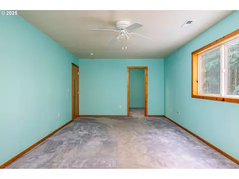 Bedroom - 29380 SE Old Ranch Dr, Estacada, OR 97023 photo 6 of 9