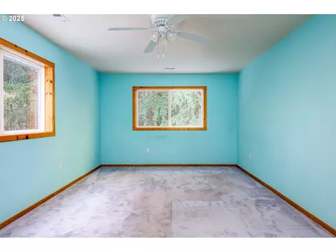 Bedroom - 29380 SE Old Ranch Dr, Estacada, OR 97023 photo 5 of 9
