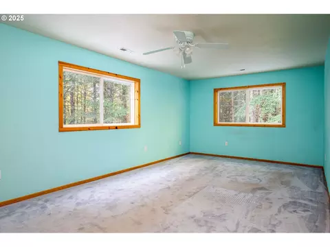 Bedroom - 29380 SE Old Ranch Dr, Estacada, OR 97023 photo 4 of 9