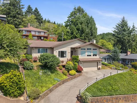 610 Ginger Ave, Garibaldi, OR 97118