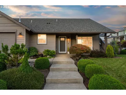 142 NW Canyon Creek Dr, Mcminnville, OR 97128