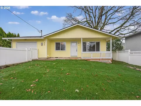 424 S 9th St, Saint Helens, OR 97051
