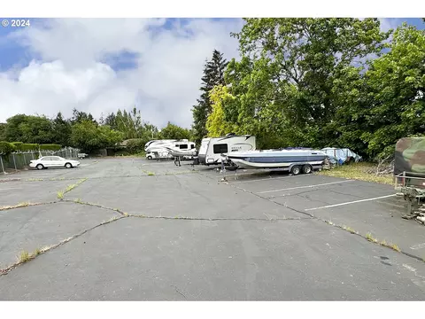 Exterior - 200 SW Florence Ave #I-18, Gresham, OR 97080 photo 7 of 10