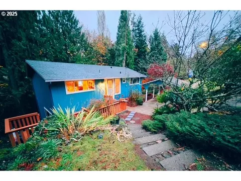 12147 SE Henderson Dr, Portland, OR 97266