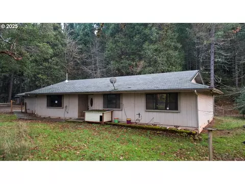 5201 Lake Shore Dr, Selma, OR 97538