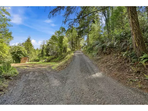 59553 Halfway Rd, Coos Bay, OR 97420