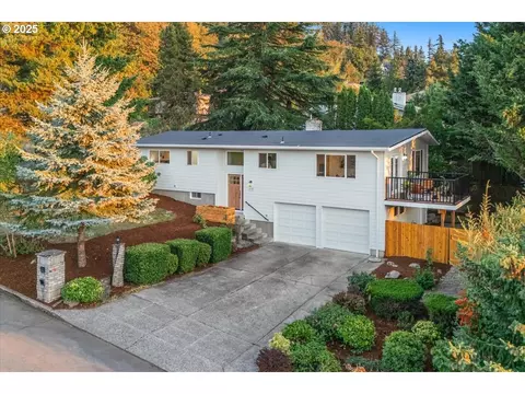 9330 SE Sun Crest Dr, Happy Valley, OR 97086