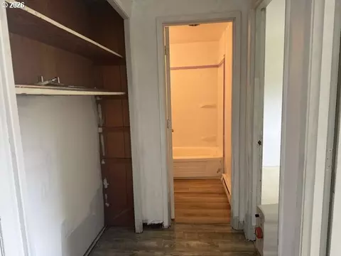 Entry Way - 11766 Walnut Ave, Mapleton, OR 97453 photo 1 of 3