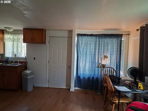 Entry Way - 11766 Walnut Ave, Mapleton, OR 97453 photo 3 of 3