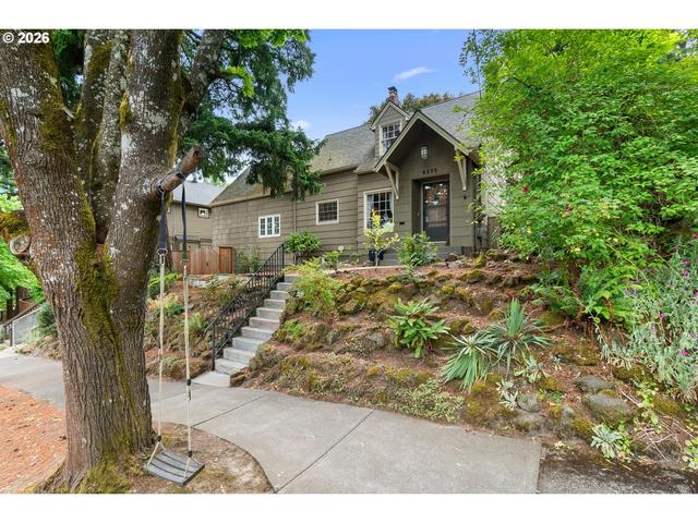 8435 SW 11th Ave, Portland, OR 97219