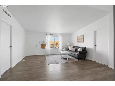 3028 SW Overlook St, Pendleton, OR 97801 photo 8