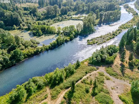 42688 N River Dr, Sweet Home, OR 97386