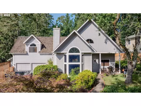 2703 Moon Mountain Dr, Eugene, OR 97403