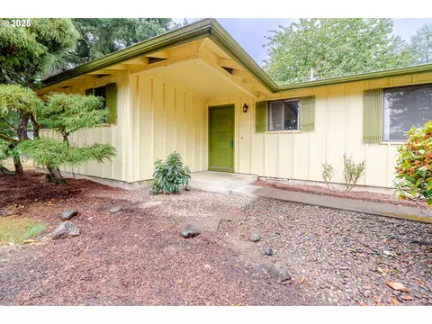 1710 NW Woodland Dr, Corvallis, OR 97330