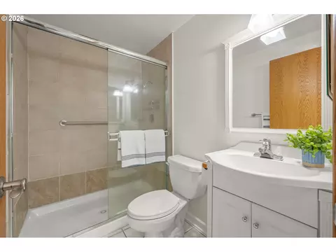 3631 Kevington Ave, Eugene, OR 97405 photo 24
