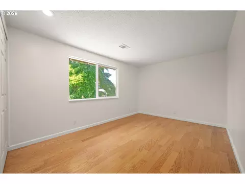 3631 Kevington Ave, Eugene, OR 97405 photo 29