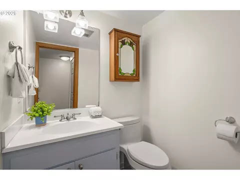 3631 Kevington Ave, Eugene, OR 97405 photo 41