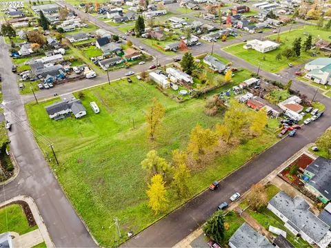 287 E 3rd St, Lowell, OR 97452 photo 12