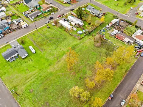287 E 3rd St, Lowell, OR 97452 photo 8