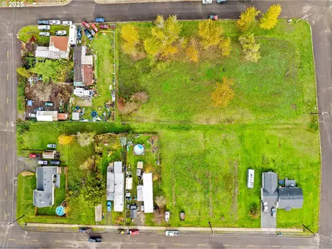 287 E 3rd St, Lowell, OR 97452 photo 9