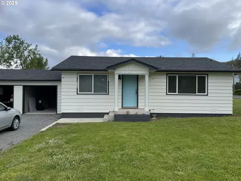 287 E 3rd St, Lowell, OR 97452 photo 4