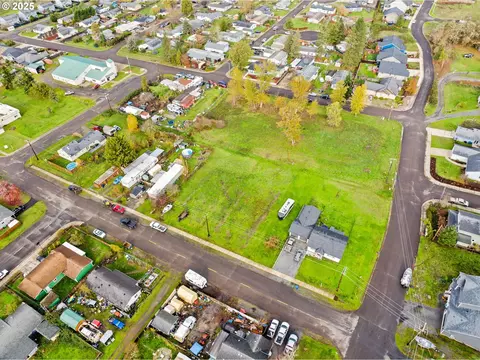 287 E 3rd St, Lowell, OR 97452 photo 13