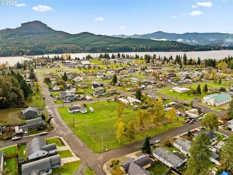 287 E 3rd St, Lowell, OR 97452 photo 17