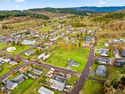 287 E 3rd St, Lowell, OR 97452 photo 16