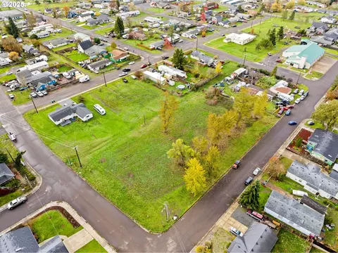 287 E 3rd St, Lowell, OR 97452 photo 10