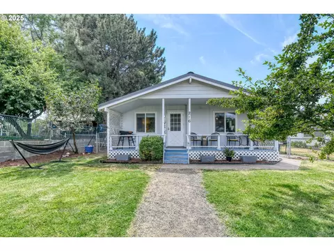 216 E Washington St, Athena, OR 97813