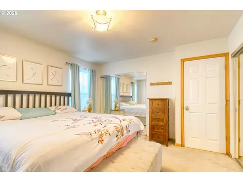 Bedroom - 1626 SW 3rd St, Pendleton, OR 97801 photo 3 of 6