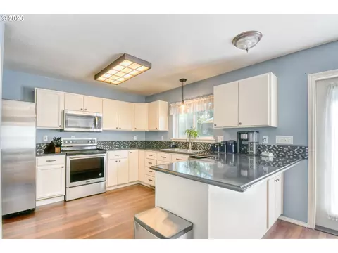 Kitchen - 1626 SW 3rd St, Pendleton, OR 97801 photo 1 of 4