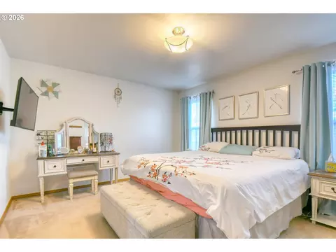 Bedroom - 1626 SW 3rd St, Pendleton, OR 97801 photo 1 of 6