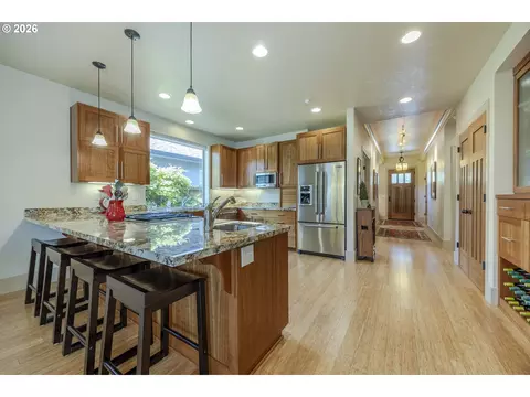 Kitchen - 1470 Piper Ln, Eugene, OR 97401 photo 3 of 6