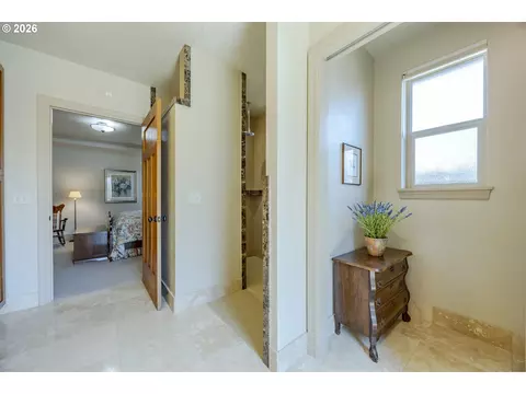 Entry Way - 1470 Piper Ln, Eugene, OR 97401 photo 3 of 3