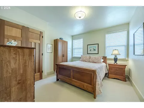 Bedroom - 1470 Piper Ln, Eugene, OR 97401 photo 1 of 6