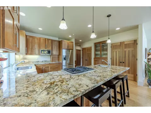 Kitchen - 1470 Piper Ln, Eugene, OR 97401 photo 6 of 6