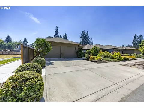 Exterior - 1470 Piper Ln, Eugene, OR 97401 photo 2 of 8