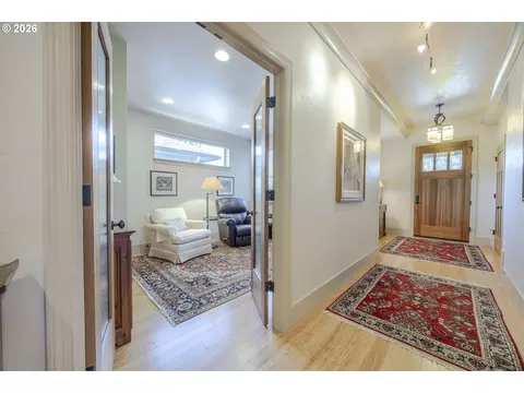 Entry Way - 1470 Piper Ln, Eugene, OR 97401 photo 2 of 3