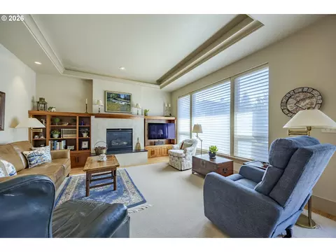 Living - 1470 Piper Ln, Eugene, OR 97401 photo 1 of 3
