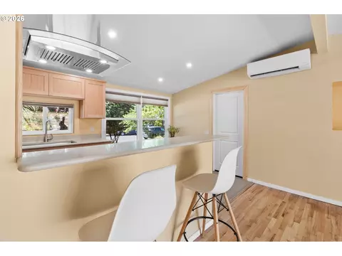 Kitchen - 2485 Jackson St, Eugene, OR 97405 photo 6 of 6