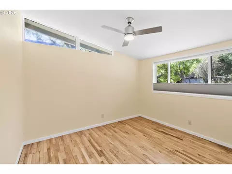 Bedroom - 2485 Jackson St, Eugene, OR 97405 photo 8 of 11