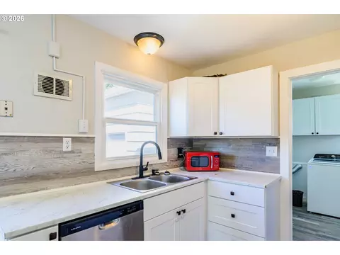 265 Baxter St, Eugene, OR 97402 photo 13