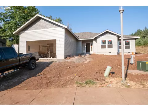 1492 Strawberry, Sweet Home, OR 97386