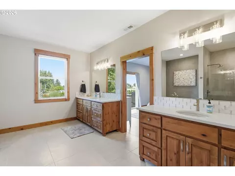 Bath - 13111 SE Dutton Dr, Sandy, OR 97055 photo 2 of 4