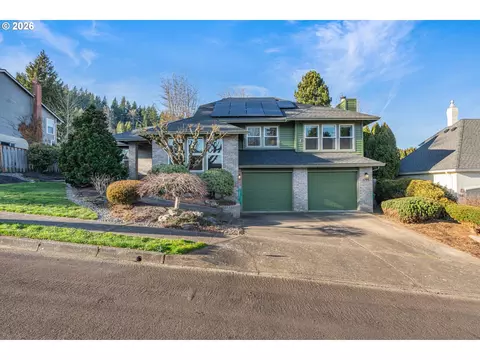 Exterior - 511 SE 15th St, Gresham, OR 97080 photo 2 of 9